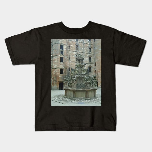 Linlithgow Palace, Scotland - Fountain (1) Kids T-Shirt by MagsWilliamson